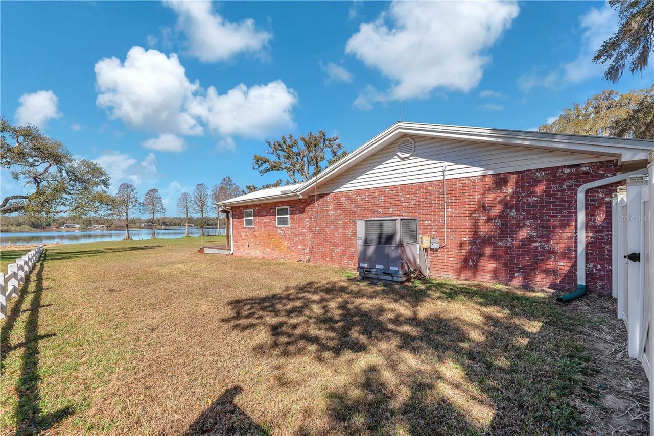 2004 Capri Road, Valrico, FL 33594 Photo