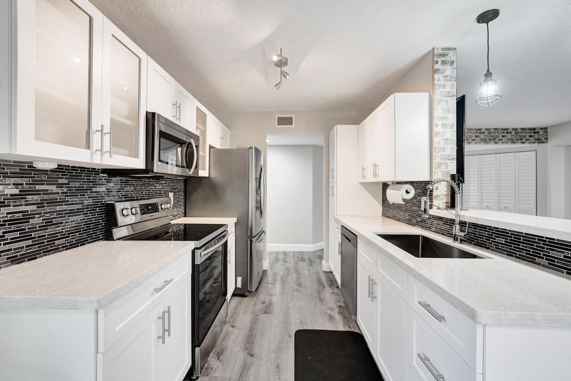 9280 NW 9th Court, Unit 9280, Plantation, FL 33324 Photo