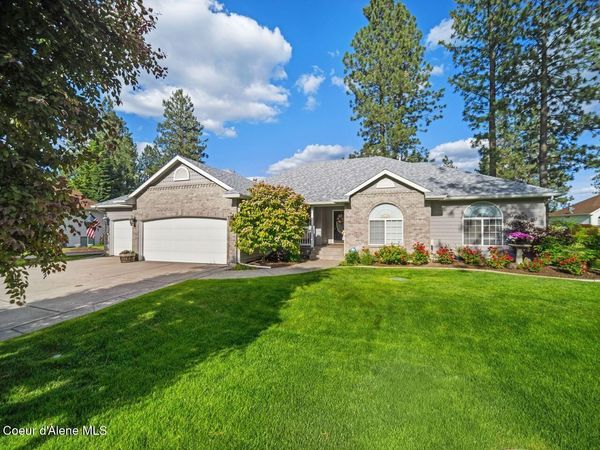 6908 N East Bluff Ct, Spokane, WA 99208