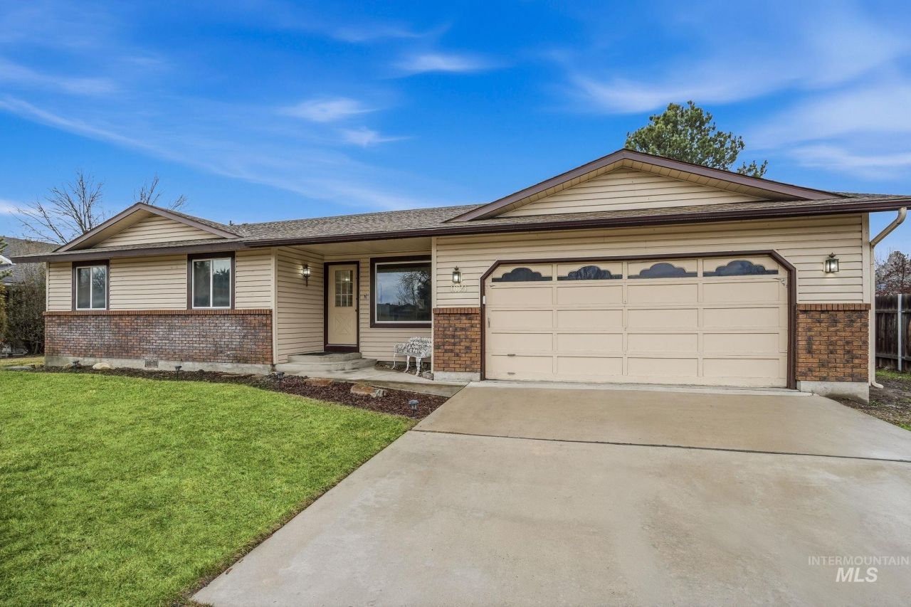 11121 W Richey Ct, Boise, ID 83713 Main Photo