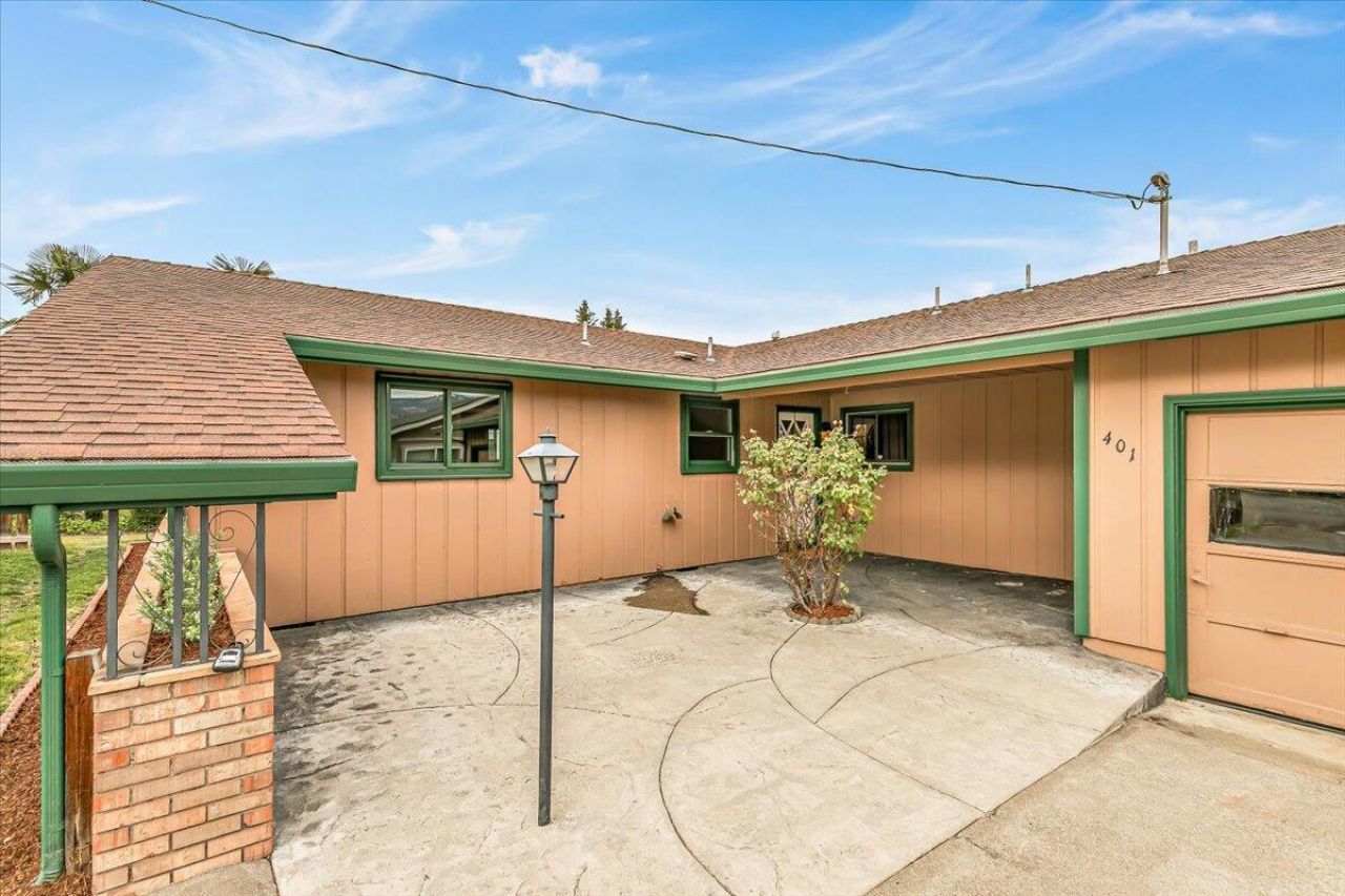 401 Elm Street, Phoenix, OR 97535 Main Photo