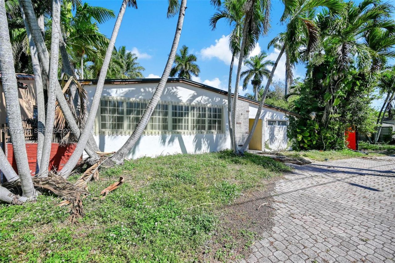 1025 NE 84th St, Miami, FL 33138 Photo
