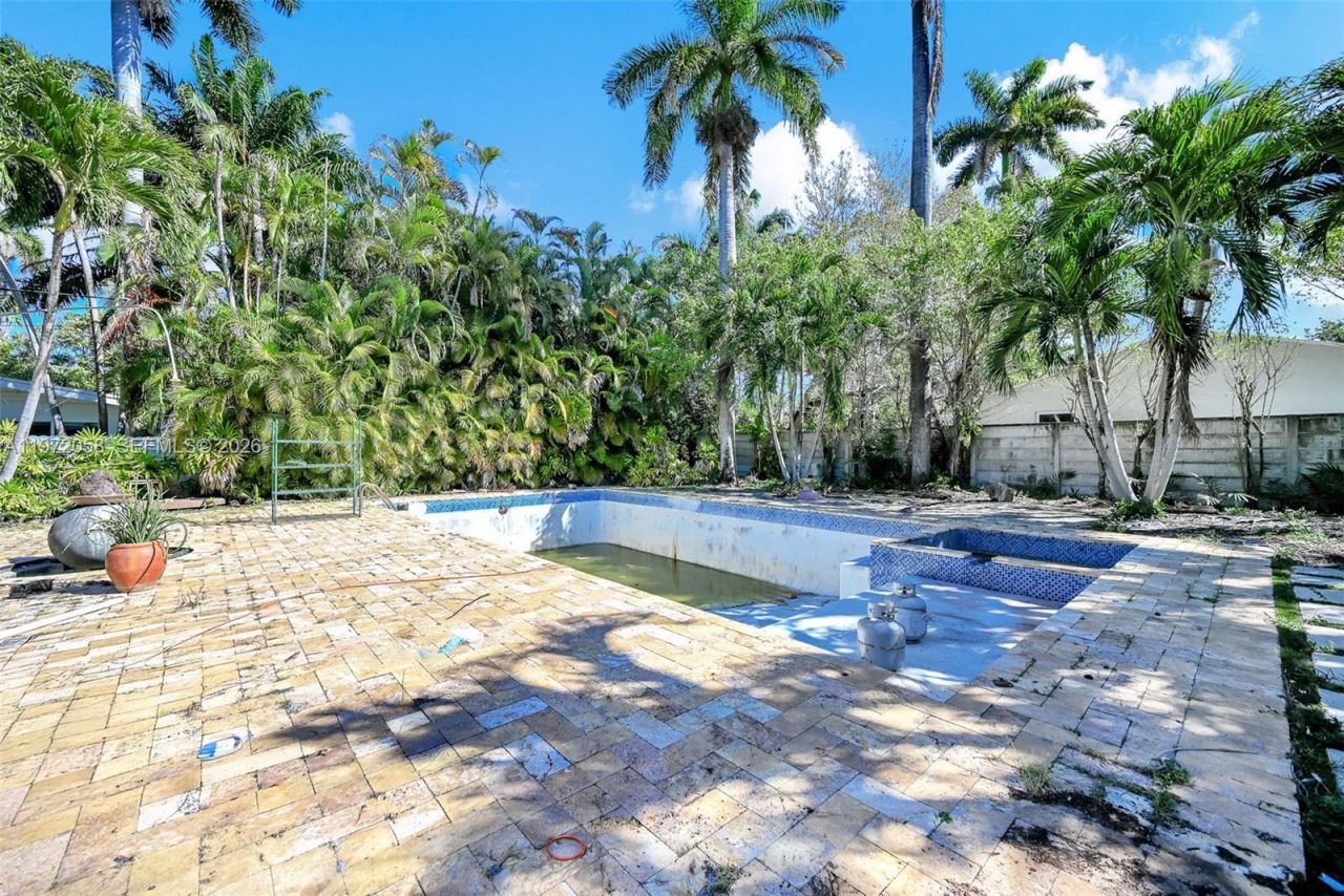 1025 NE 84th St, Miami, FL 33138 Photo