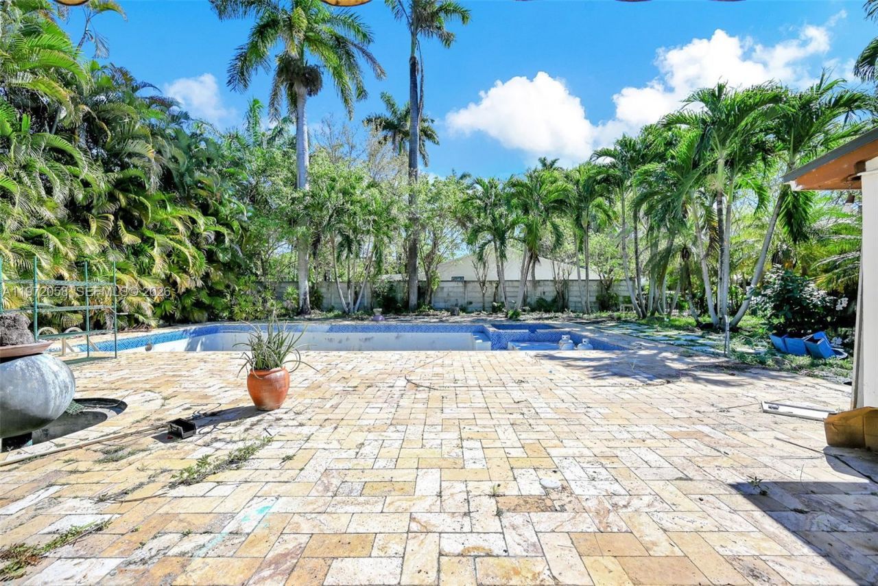 1025 NE 84th St, Miami, FL 33138 Photo