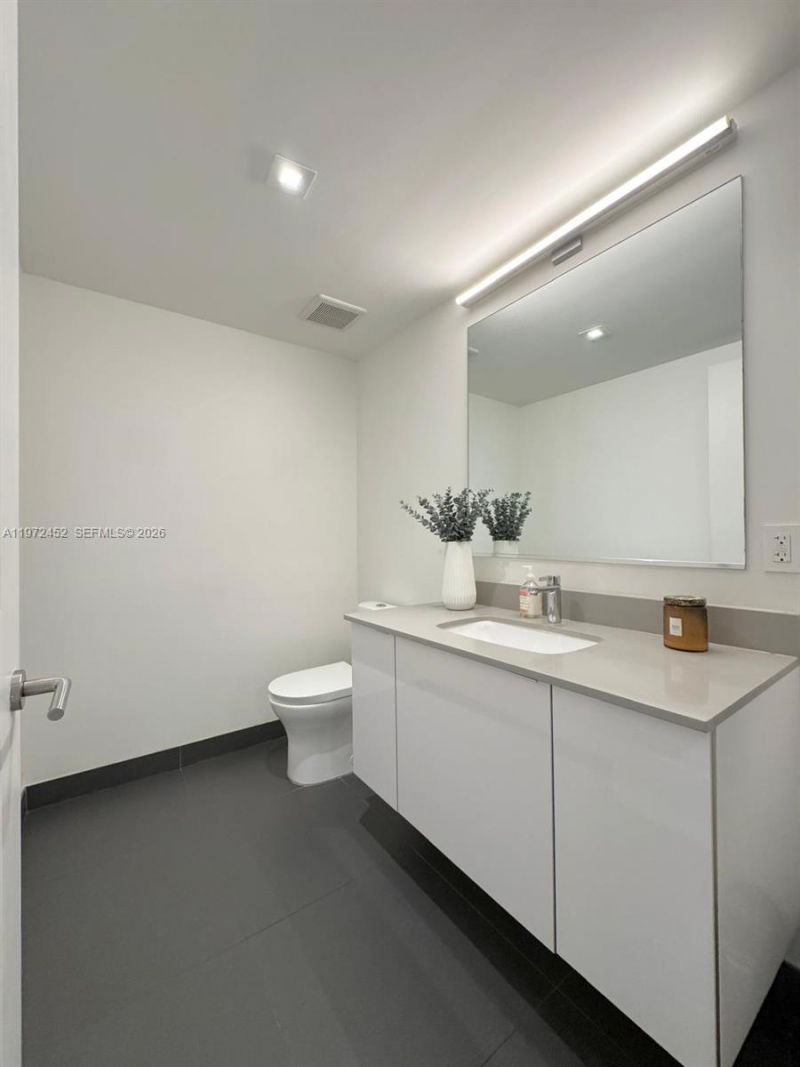 1600 NE 1st Ave , Unit 1014, Miami, FL 33132 Photo