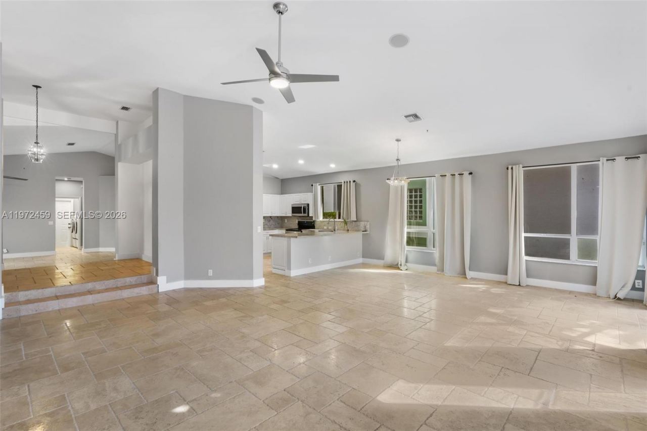 1140 W Bel Aire Dr W , Unit 1140, Pembroke Pines, FL 33027 Photo