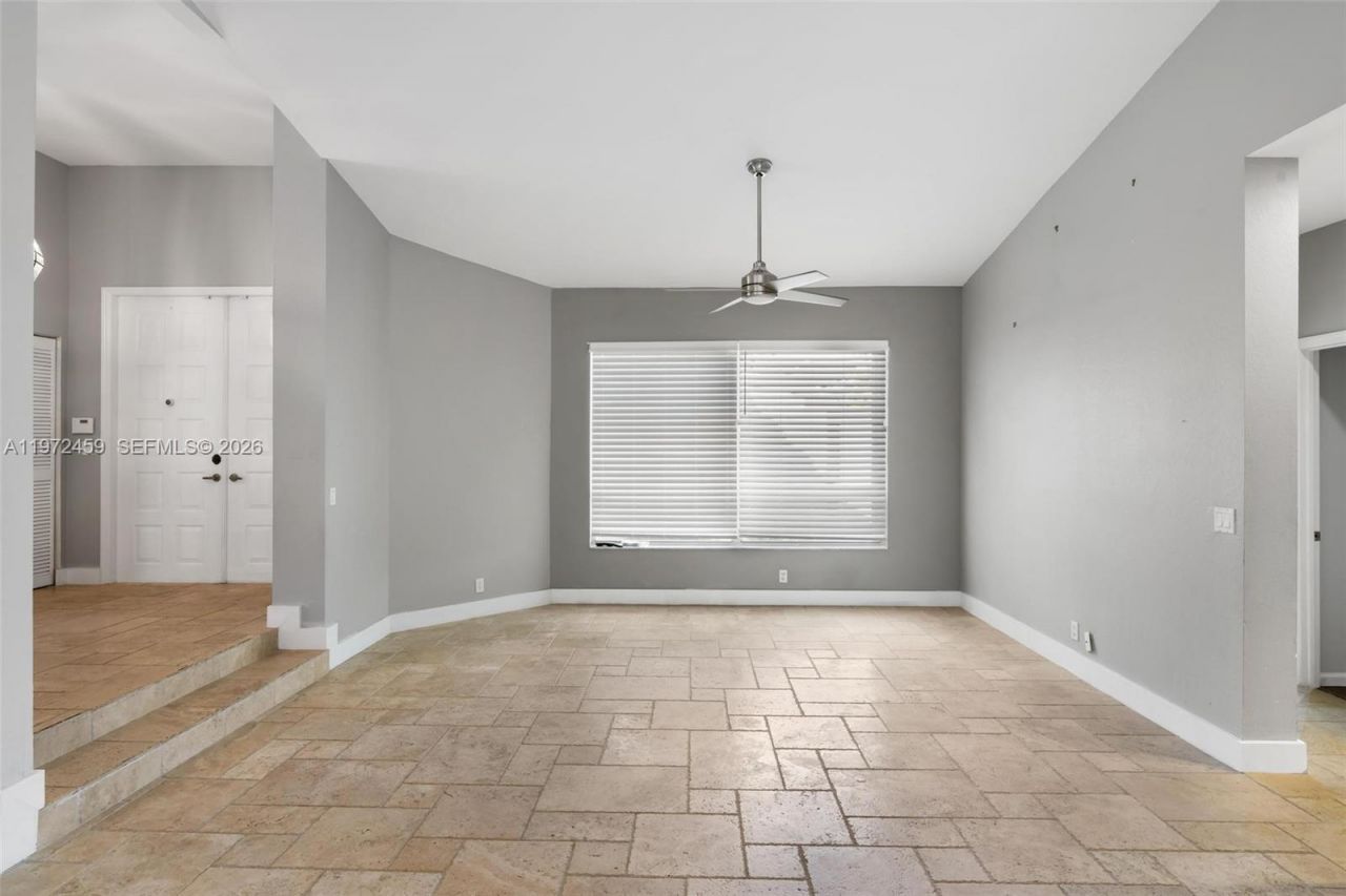 1140 W Bel Aire Dr W , Unit 1140, Pembroke Pines, FL 33027 Photo