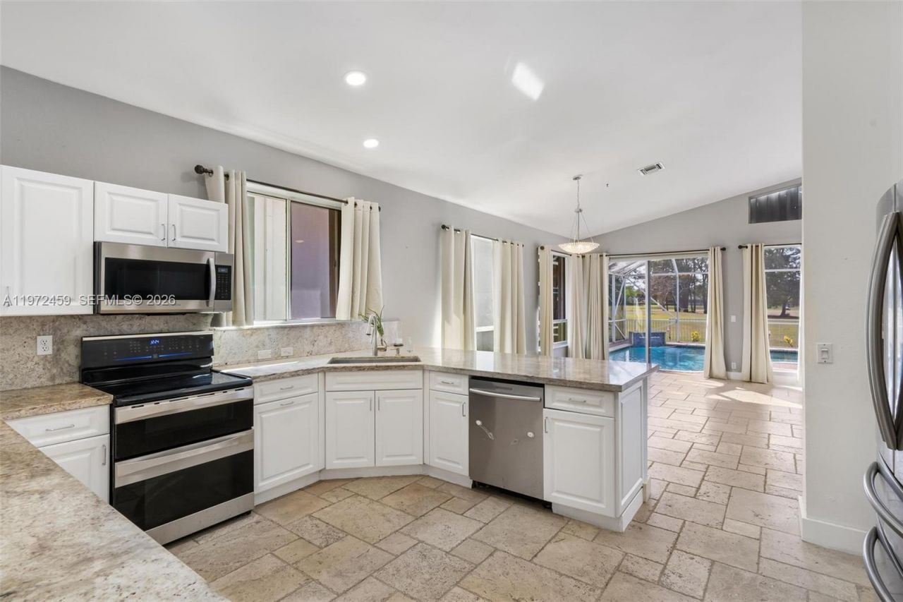 1140 W Bel Aire Dr W , Unit 1140, Pembroke Pines, FL 33027 Photo