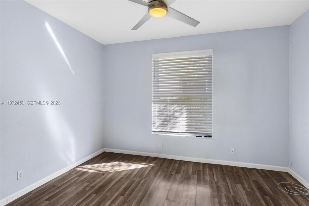 1140 W Bel Aire Dr W , Unit 1140, Pembroke Pines, FL 33027 Photo