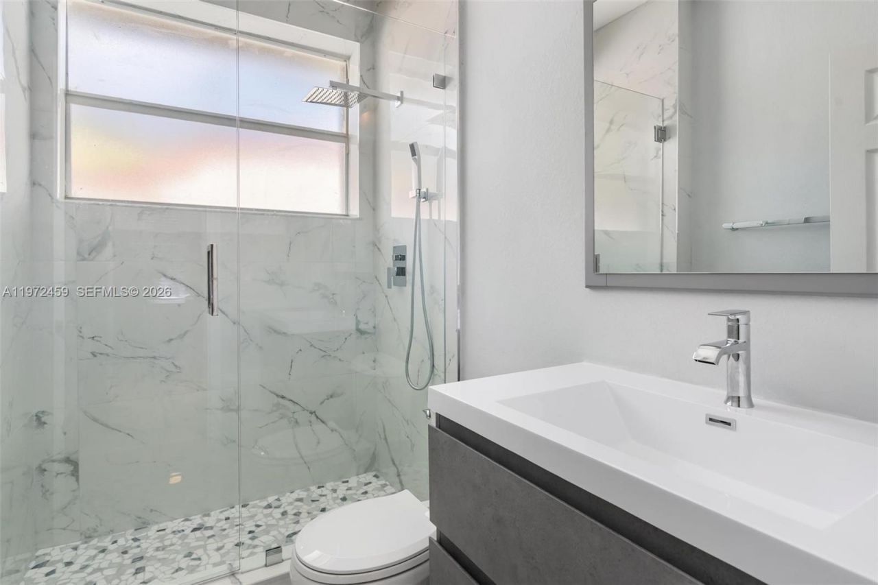 1140 W Bel Aire Dr W , Unit 1140, Pembroke Pines, FL 33027 Photo