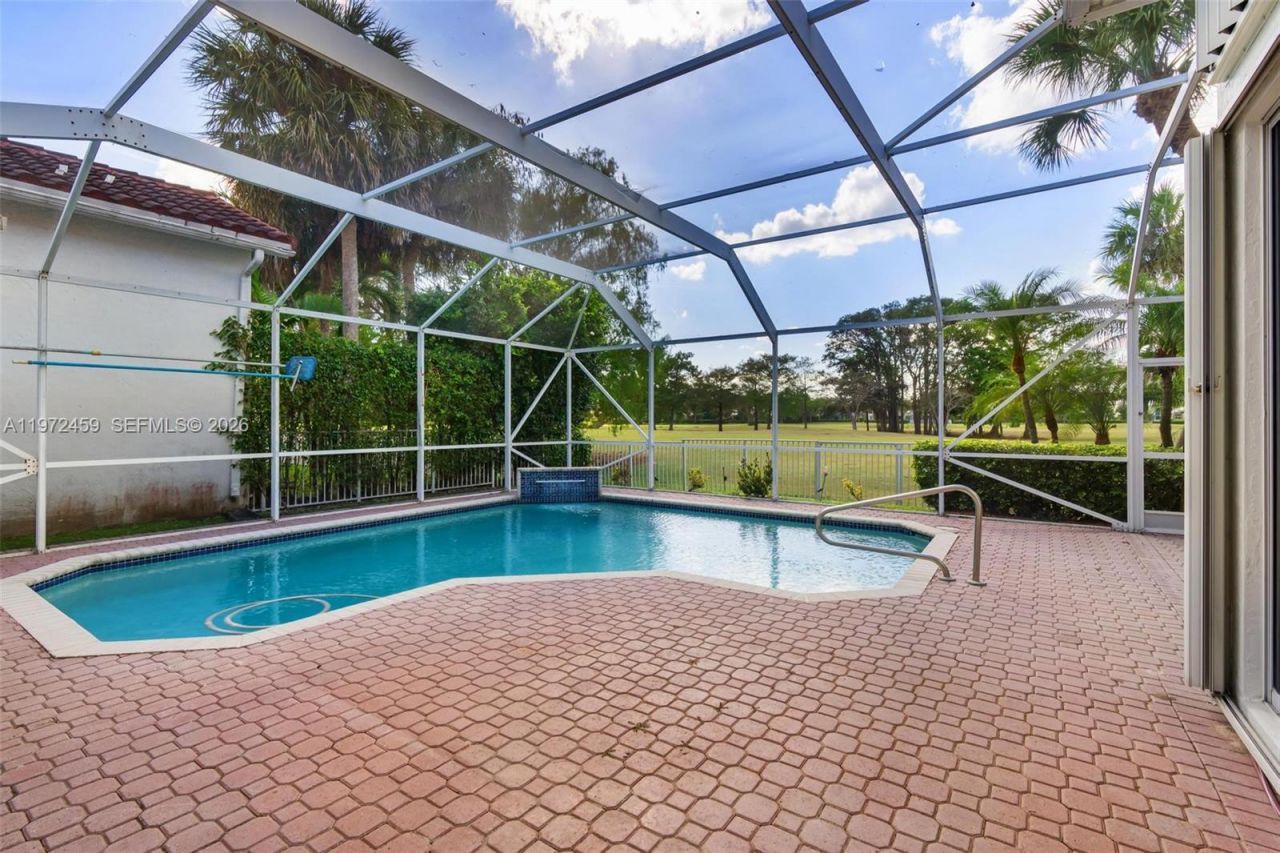 1140 W Bel Aire Dr W , Unit 1140, Pembroke Pines, FL 33027 Photo