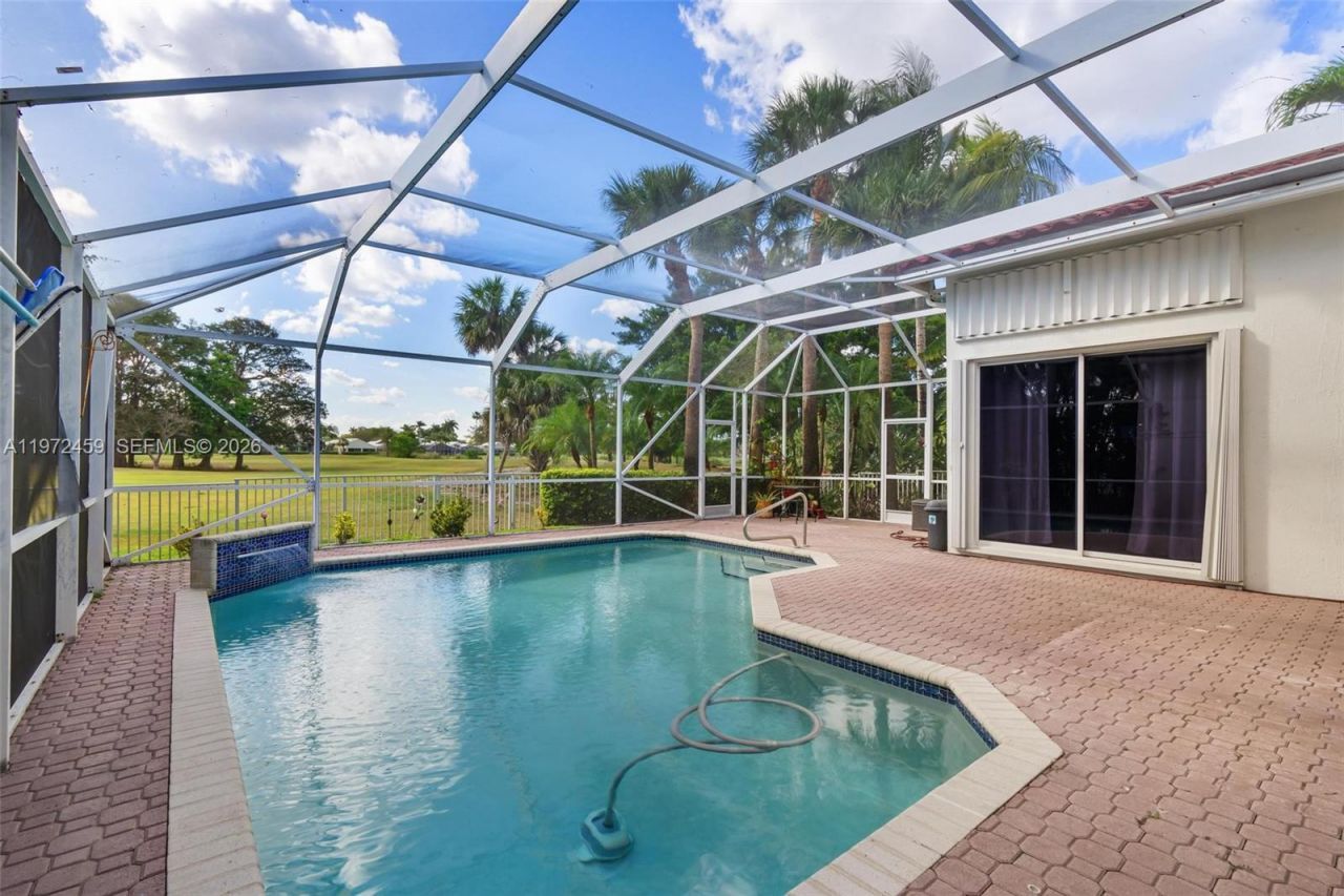 1140 W Bel Aire Dr W , Unit 1140, Pembroke Pines, FL 33027 Photo