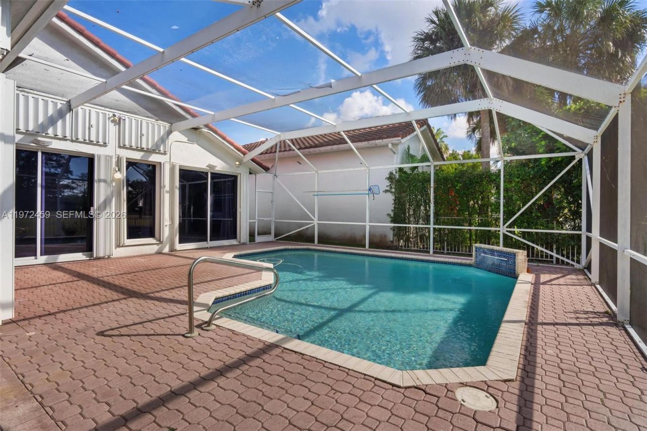 1140 W Bel Aire Dr W , Unit 1140, Pembroke Pines, FL 33027 Photo