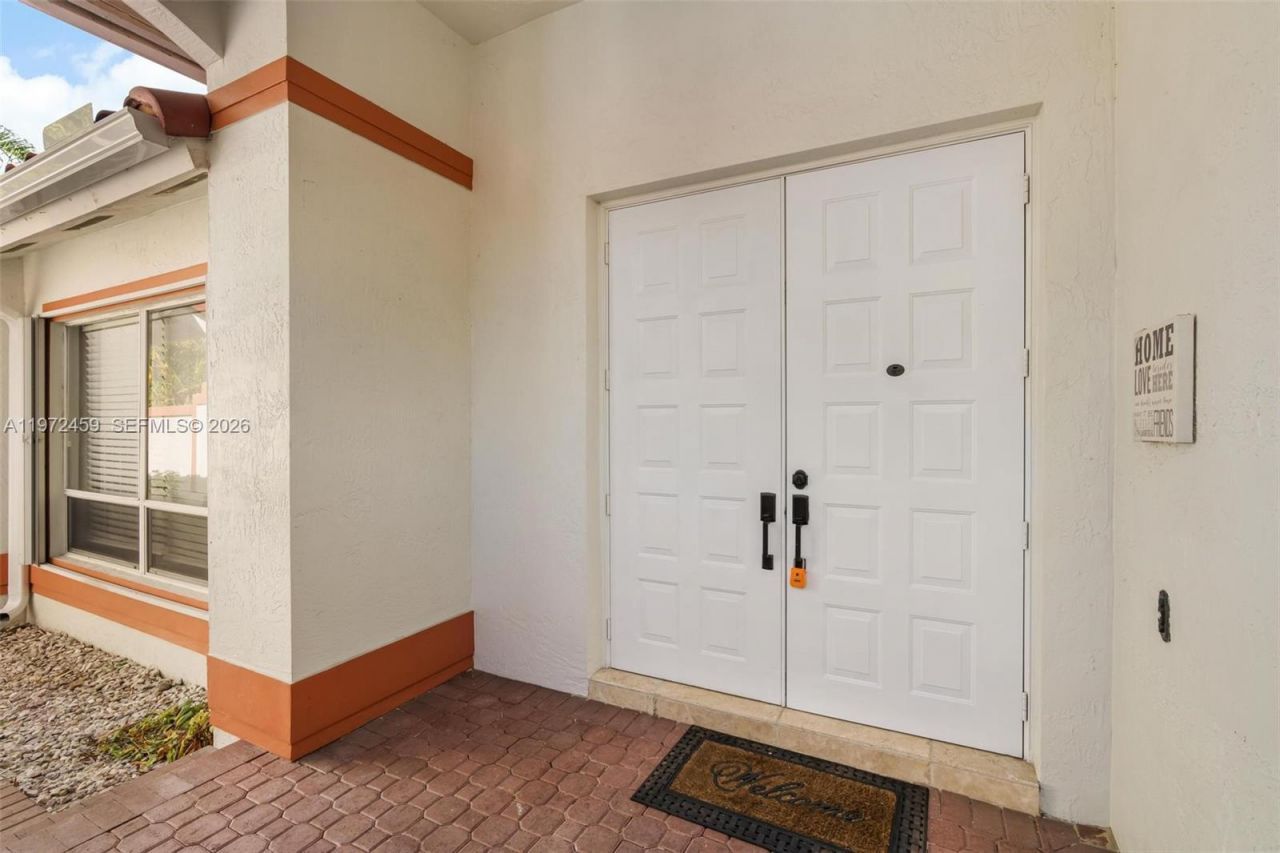 1140 W Bel Aire Dr W , Unit 1140, Pembroke Pines, FL 33027 Photo