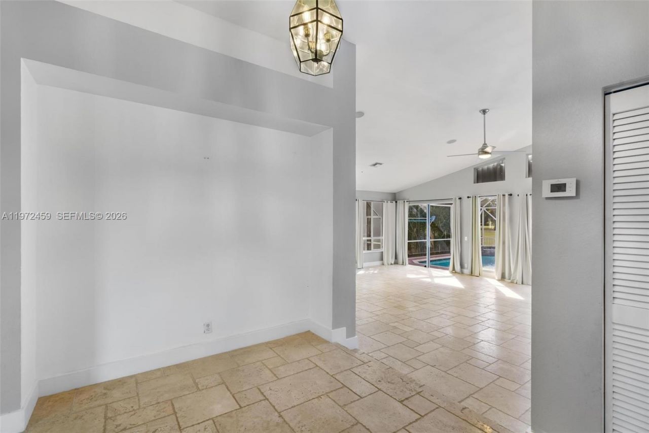 1140 W Bel Aire Dr W , Unit 1140, Pembroke Pines, FL 33027 Photo