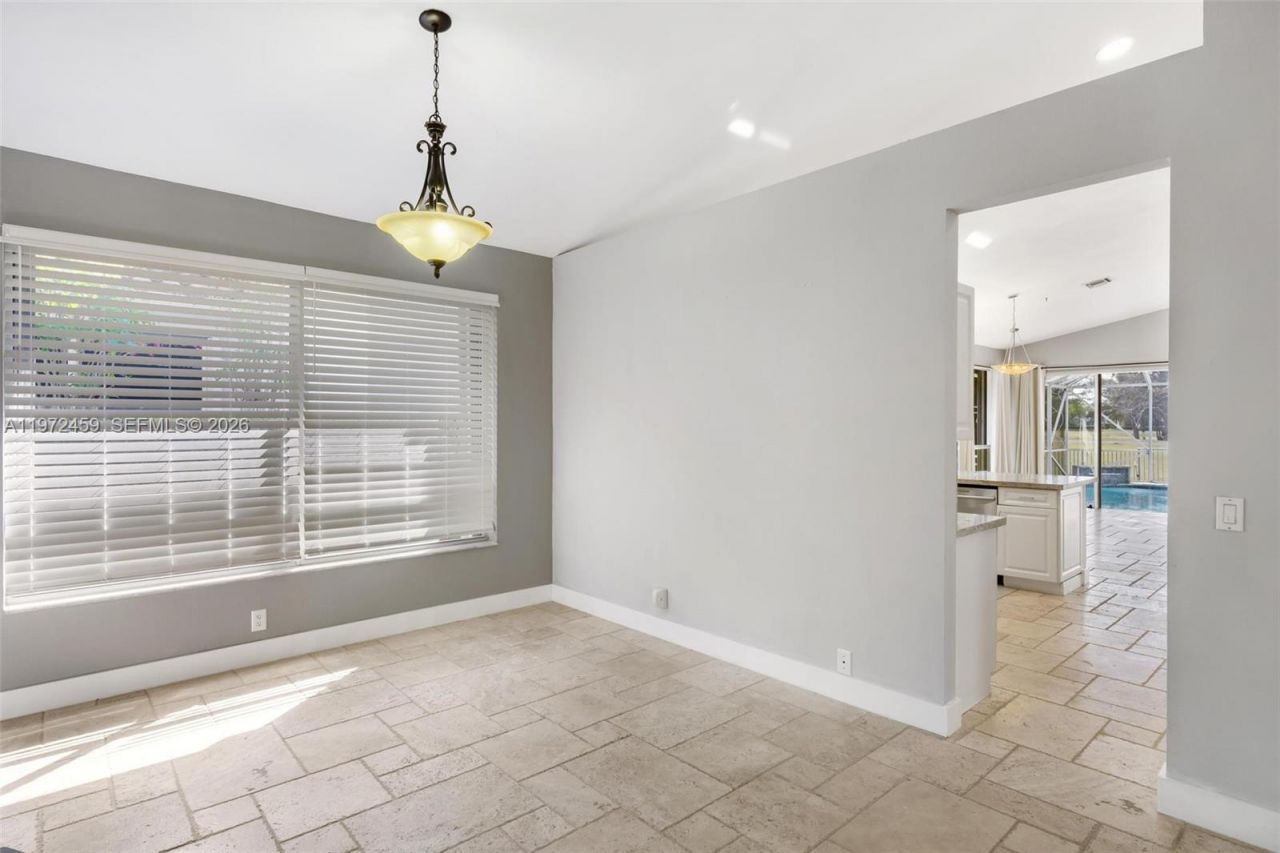 1140 W Bel Aire Dr W , Unit 1140, Pembroke Pines, FL 33027 Photo