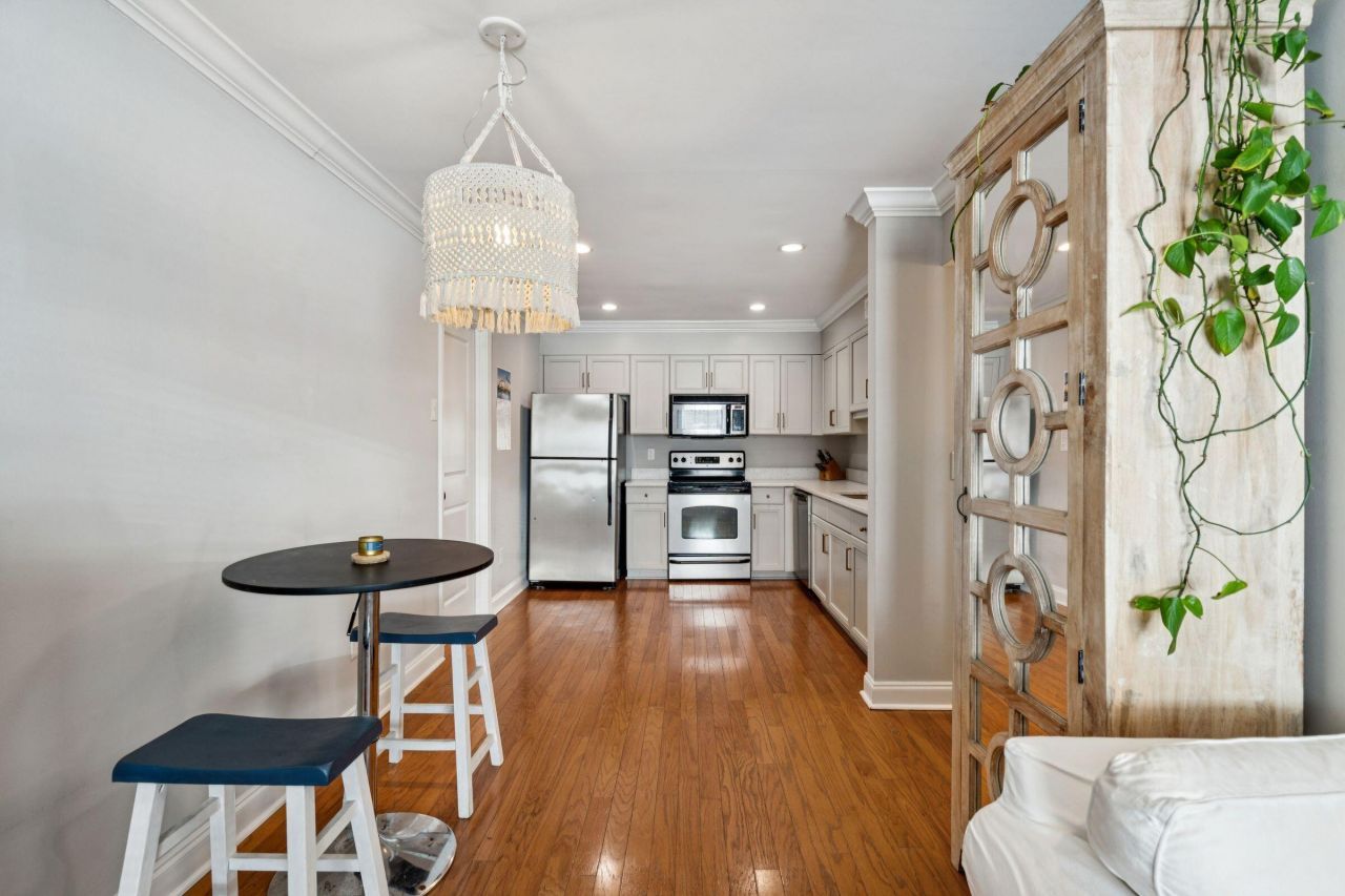 1240 Fairmont Avenue Photo 6