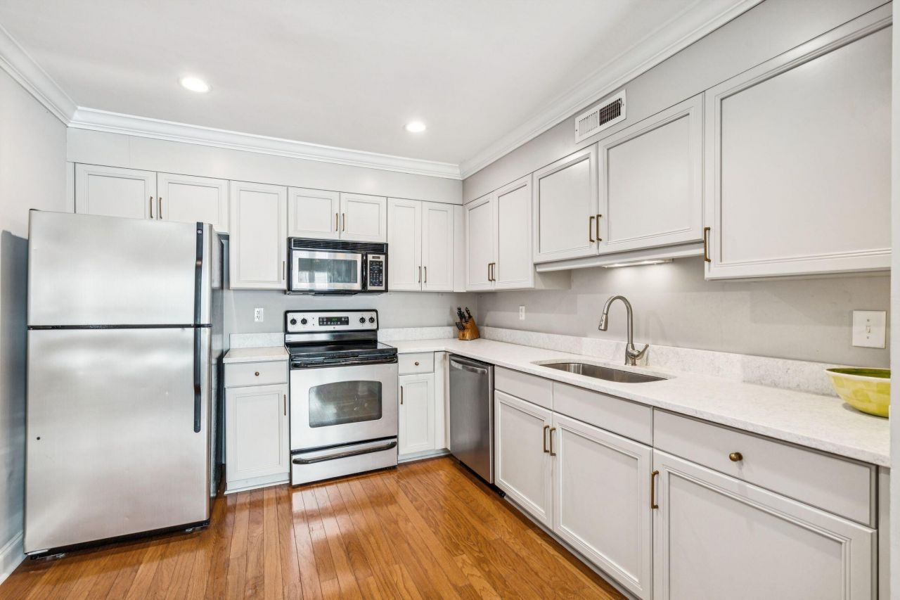 1240 Fairmont Avenue Photo 8