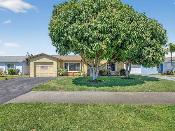 7352 Pine Forest Circle, Lake Worth, FL 33467