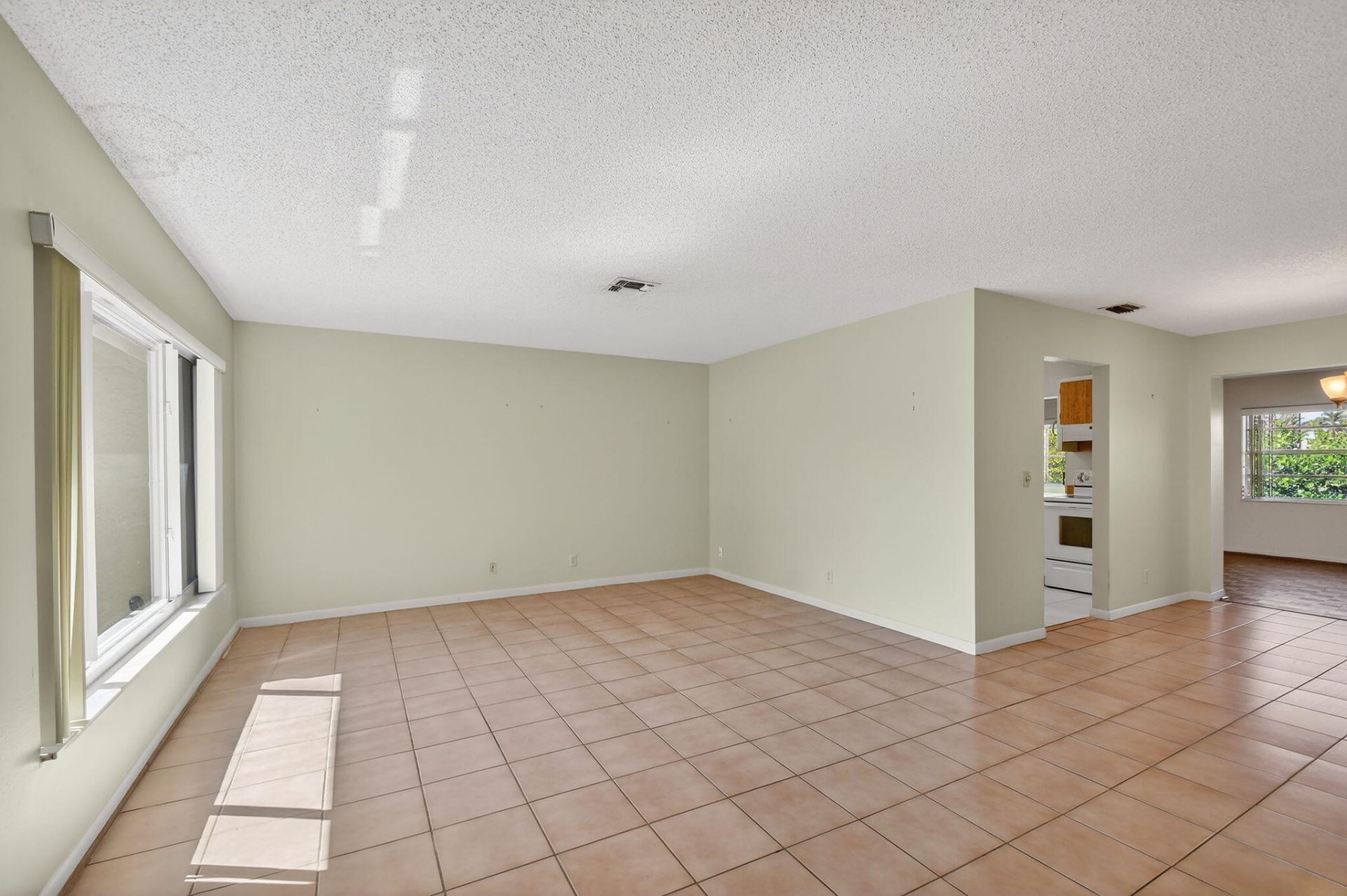 7352 Pine Forest Circle, Lake Worth, FL 33467 Photo