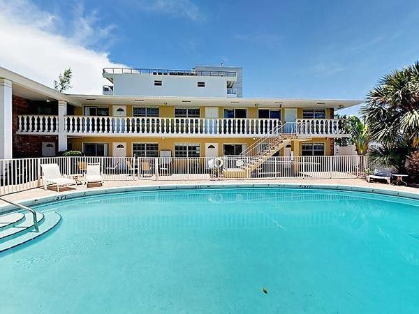 3226 NE 12th Street, Unit 7, Pompano Beach, FL 33062