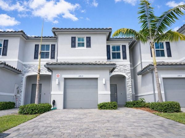 11833 NW 47th Mnr, Coral Springs, FL 33076