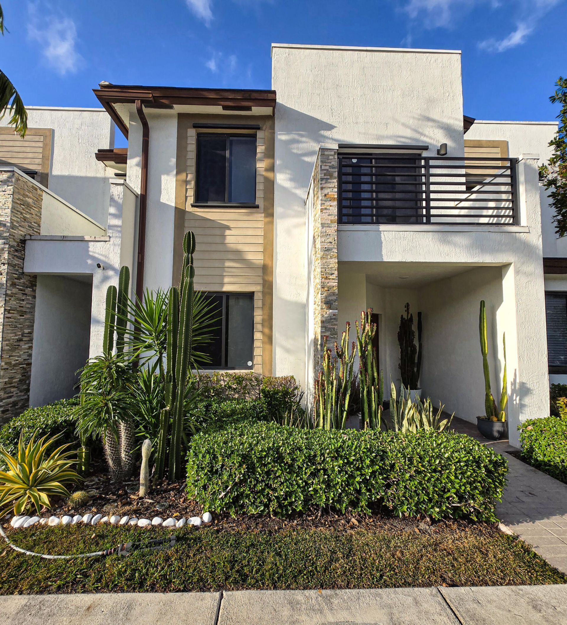 315 NE 208th Terrace, Miami, FL 33179 Photo