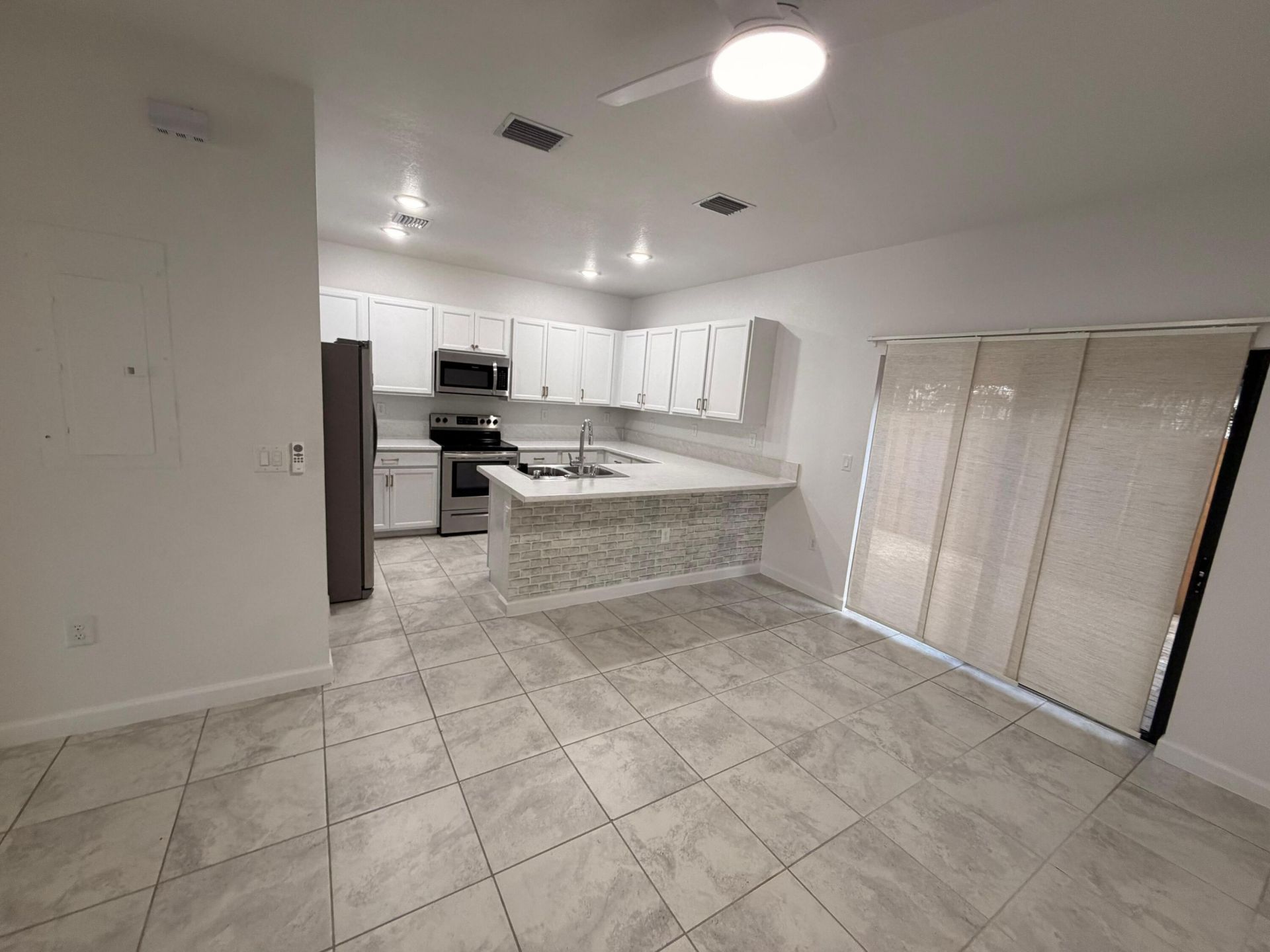 315 NE 208th Terrace, Miami, FL 33179 Photo