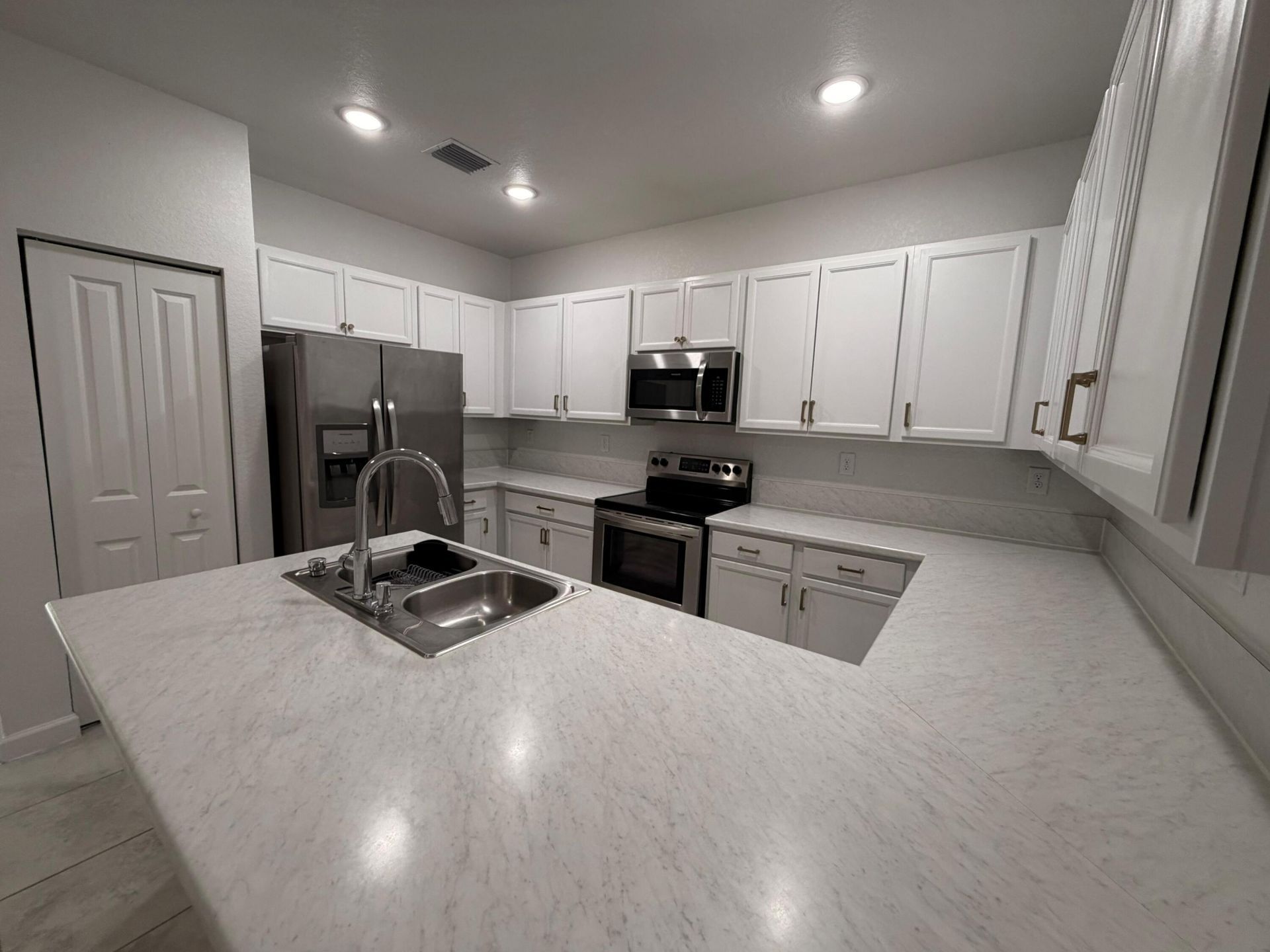 315 NE 208th Terrace, Miami, FL 33179 Photo