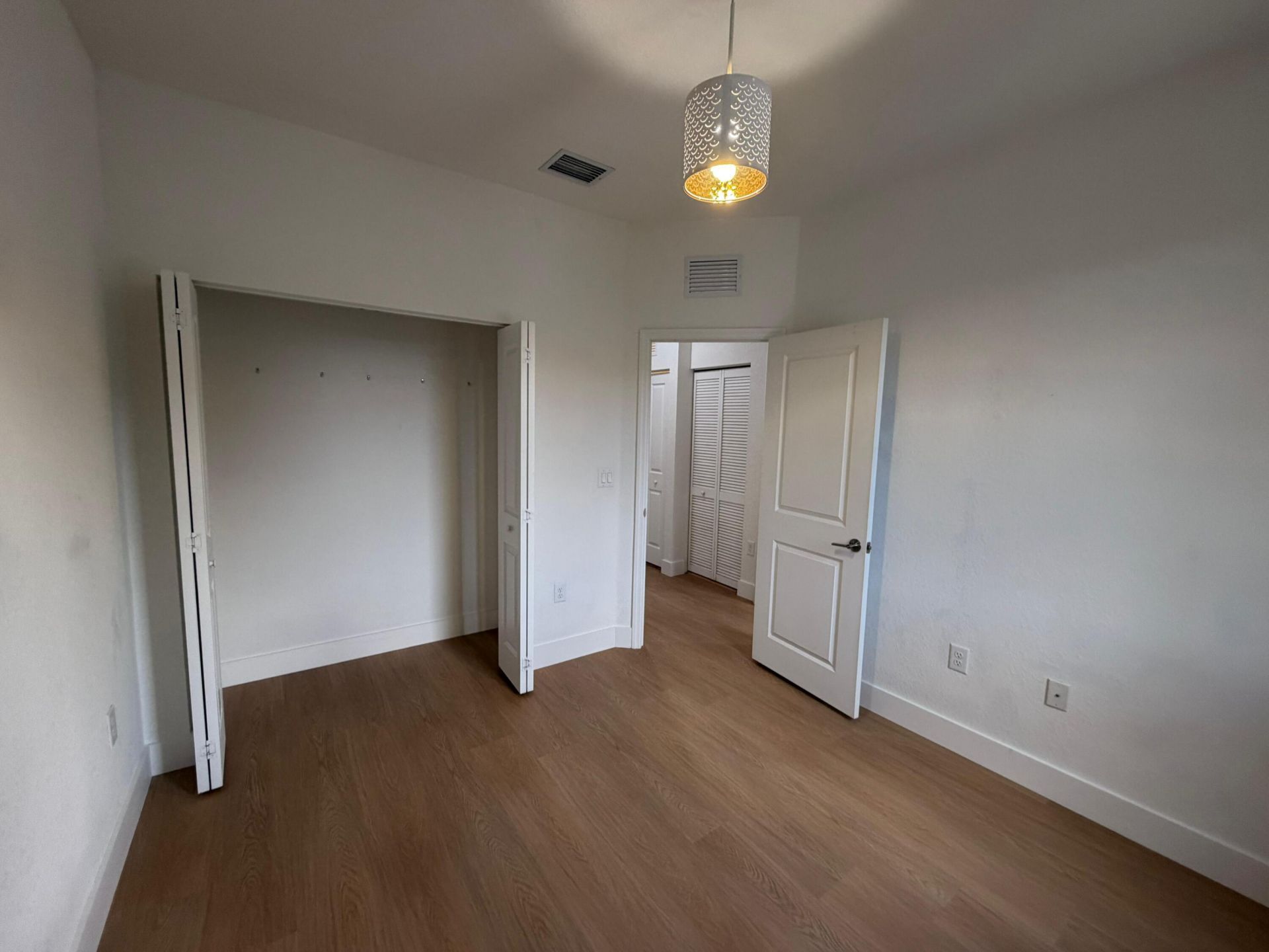 315 NE 208th Terrace, Miami, FL 33179 Photo