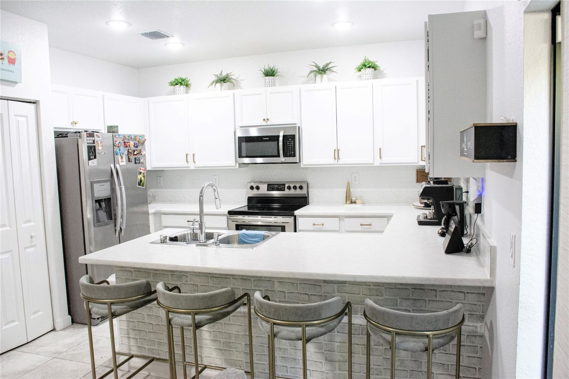 315 NE 208th Terrace, Miami, FL 33179 Photo