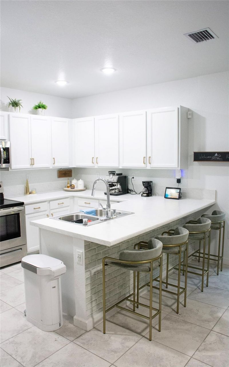 315 NE 208th Terrace, Miami, FL 33179 Photo