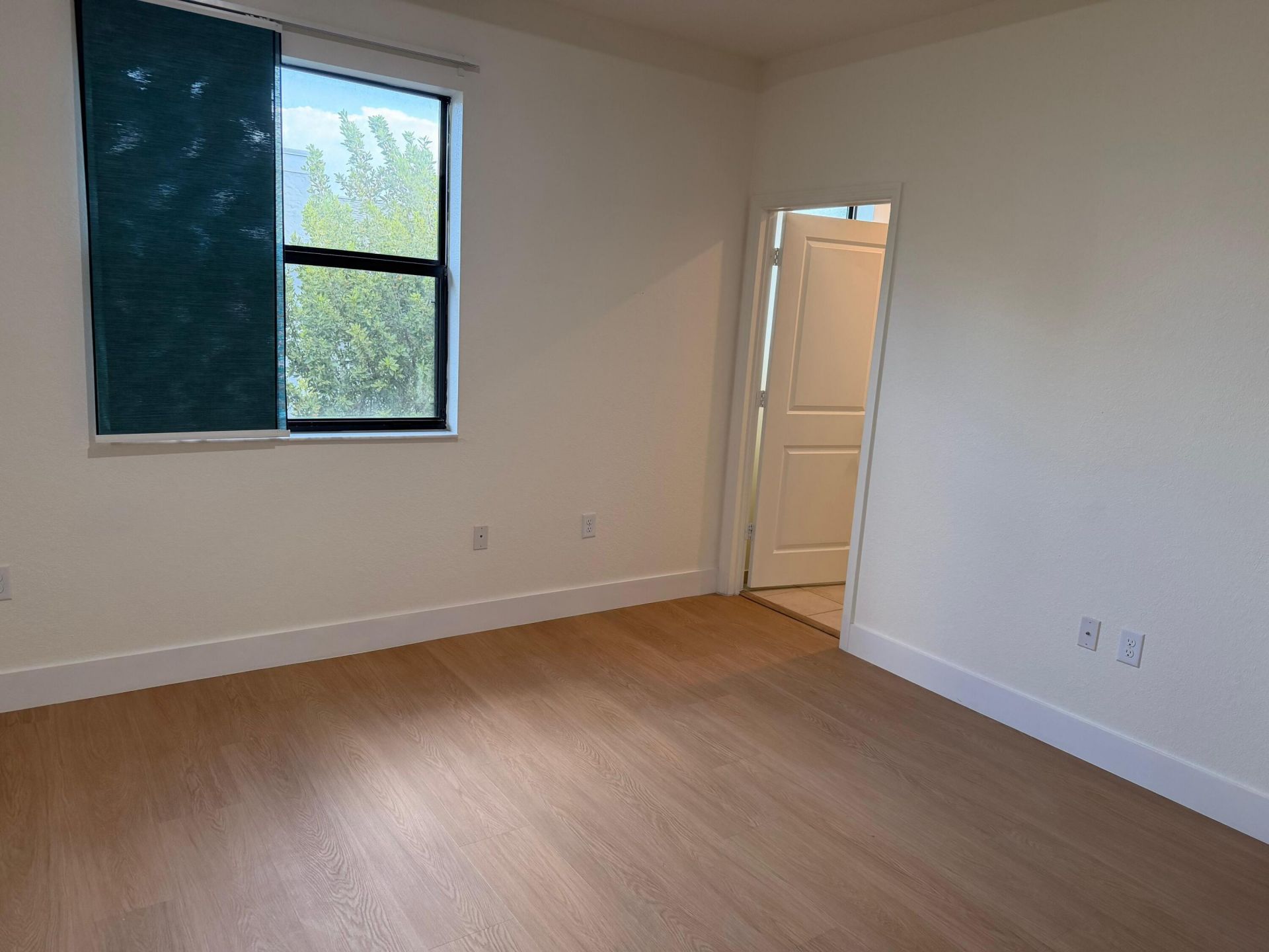 315 NE 208th Terrace, Miami, FL 33179 Photo