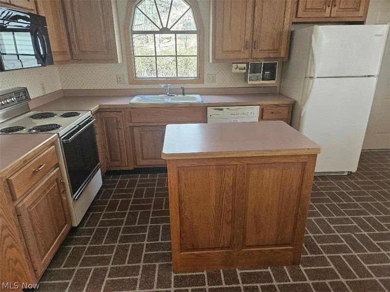 7182 Hills and Dales Road NW, Unit 21, Massillon, OH 44646 Photo 5