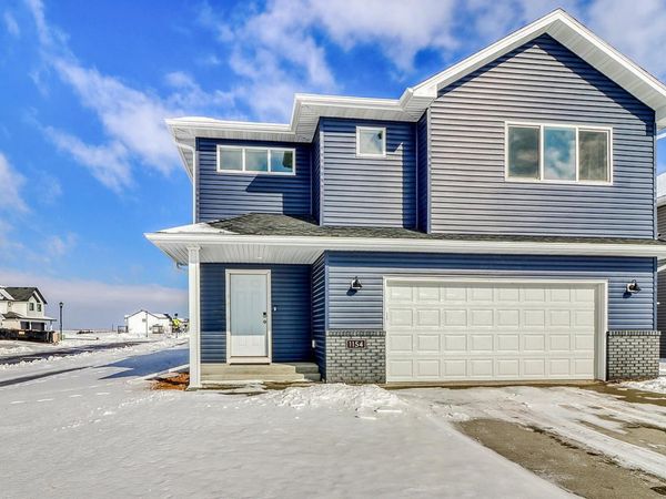 1154 60th Avenue W, West Fargo, ND 58078