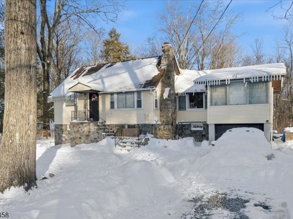 407 Diggles Pl, Vernon, NJ 07422