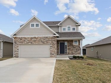 6705 Prairie Lane, Parkville, MO 64152
