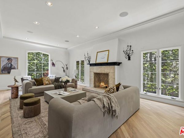 736 S Cloverdale Avenue, Los Angeles, CA 90036