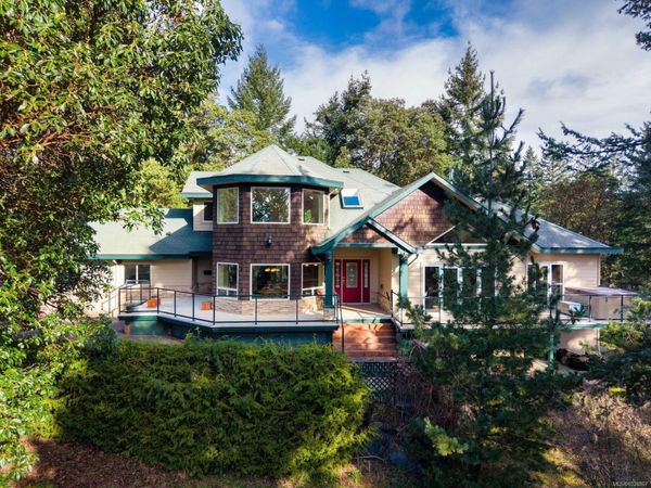 1450 White Pine Terr , Highlands, BC V9B 6J3