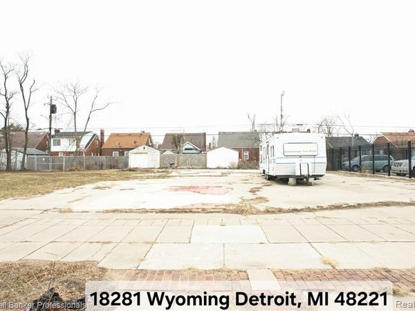 18281 Wyoming Avenue , Detroit, MI 48221