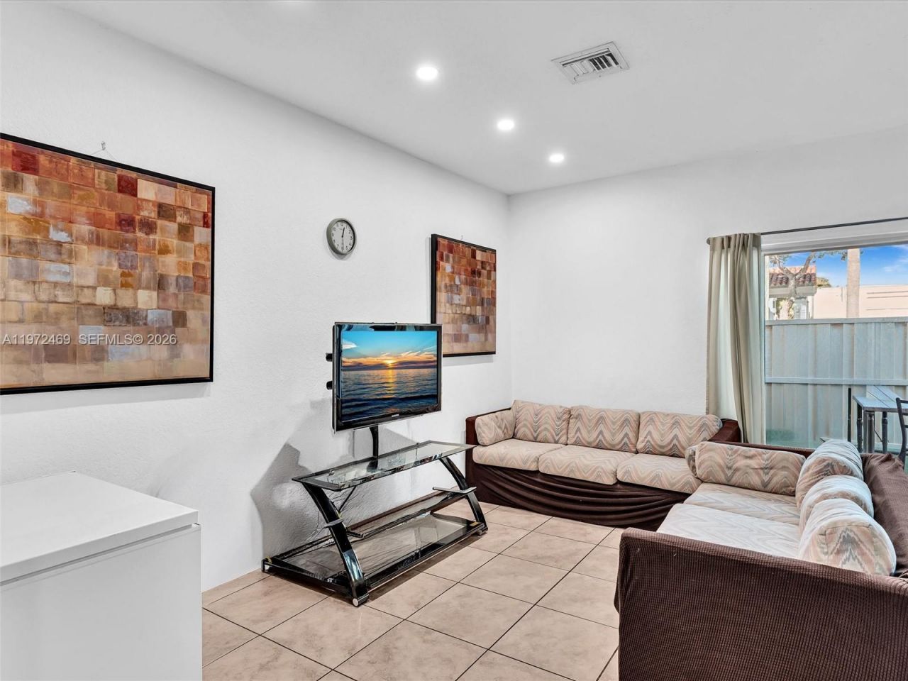 23 SE 3rd Ave , Hallandale Beach, FL 33009 Photo