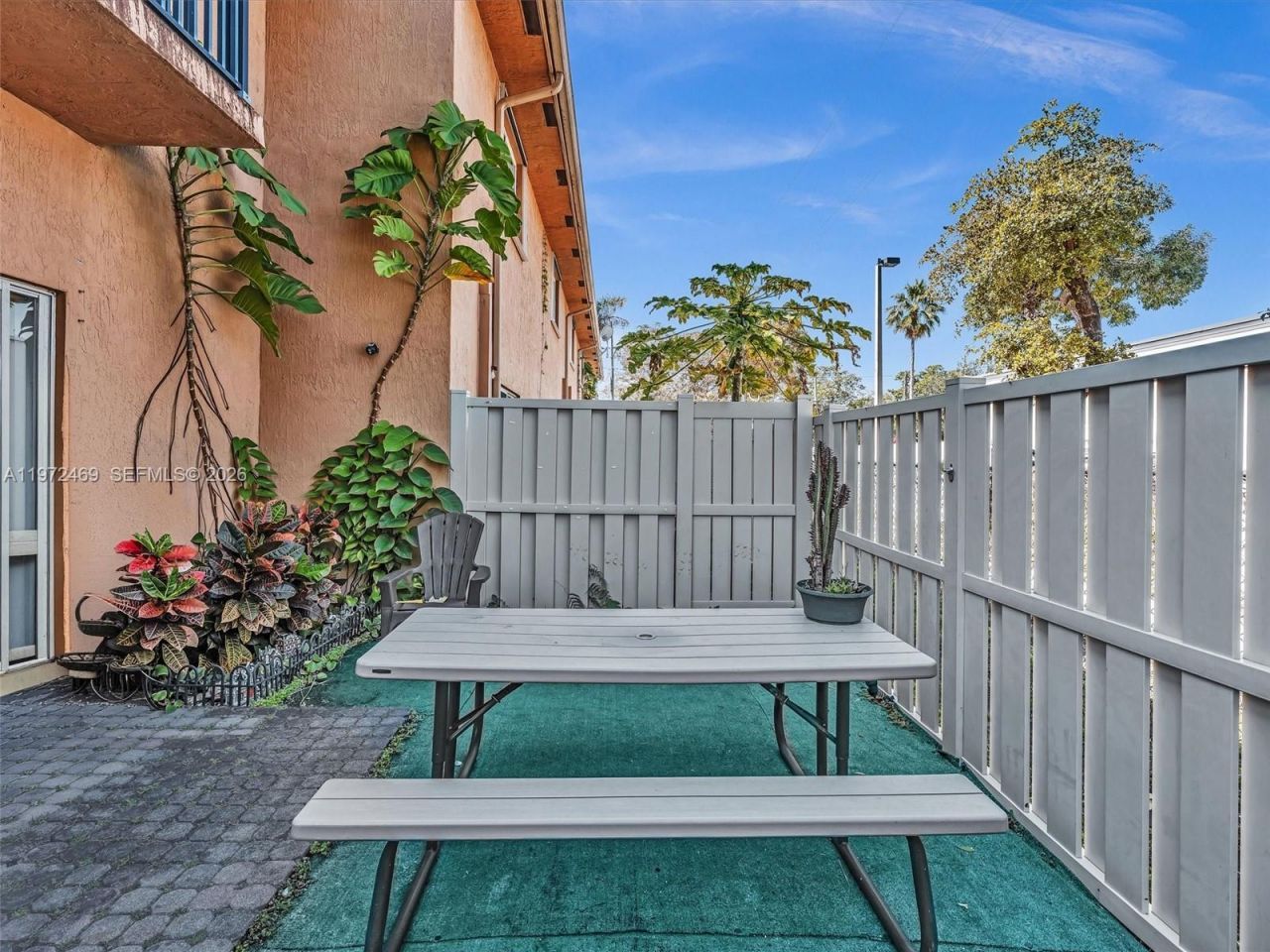 23 SE 3rd Ave , Hallandale Beach, FL 33009 Photo