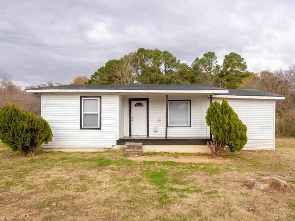 209 2nd Ave, Tuscumbia, AL