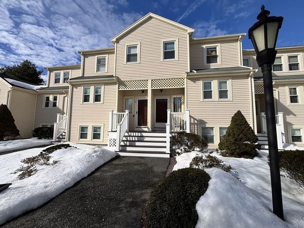 8 Lamplighter Lane, Unit 8, Easton, MA 02375