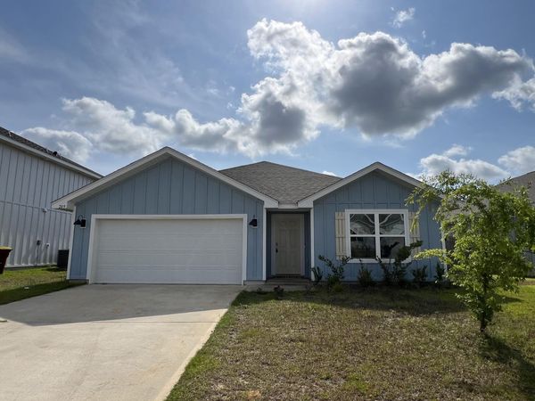 209 Laurel Hill Street, Crestview, FL 32539