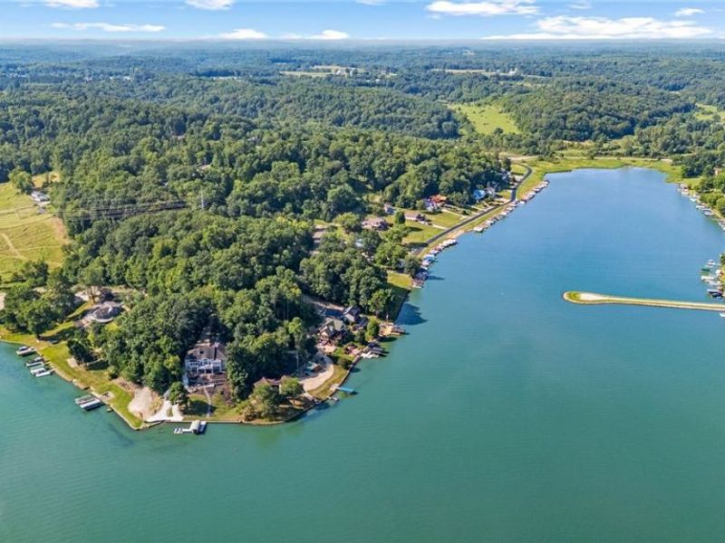 490 E Mohawk Drive, Malvern, OH 44644 Photo 8