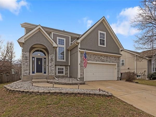 21613 W 61st Street, Shawnee, KS 66218