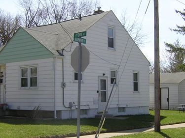 302 E York Avenue, Flint, MI 48505
