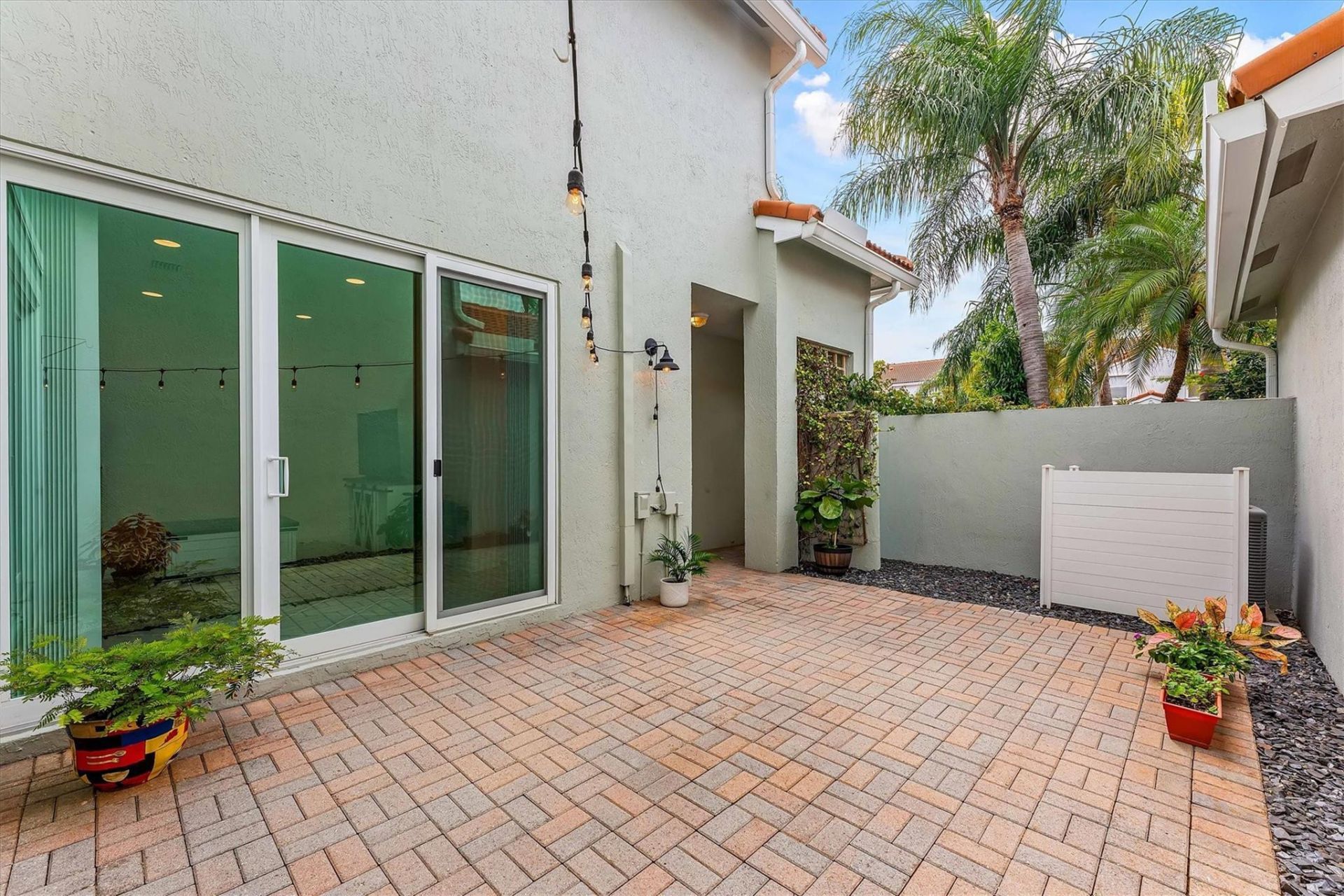 1135 Buttonwood Lane, Hollywood, FL 33019 Photo