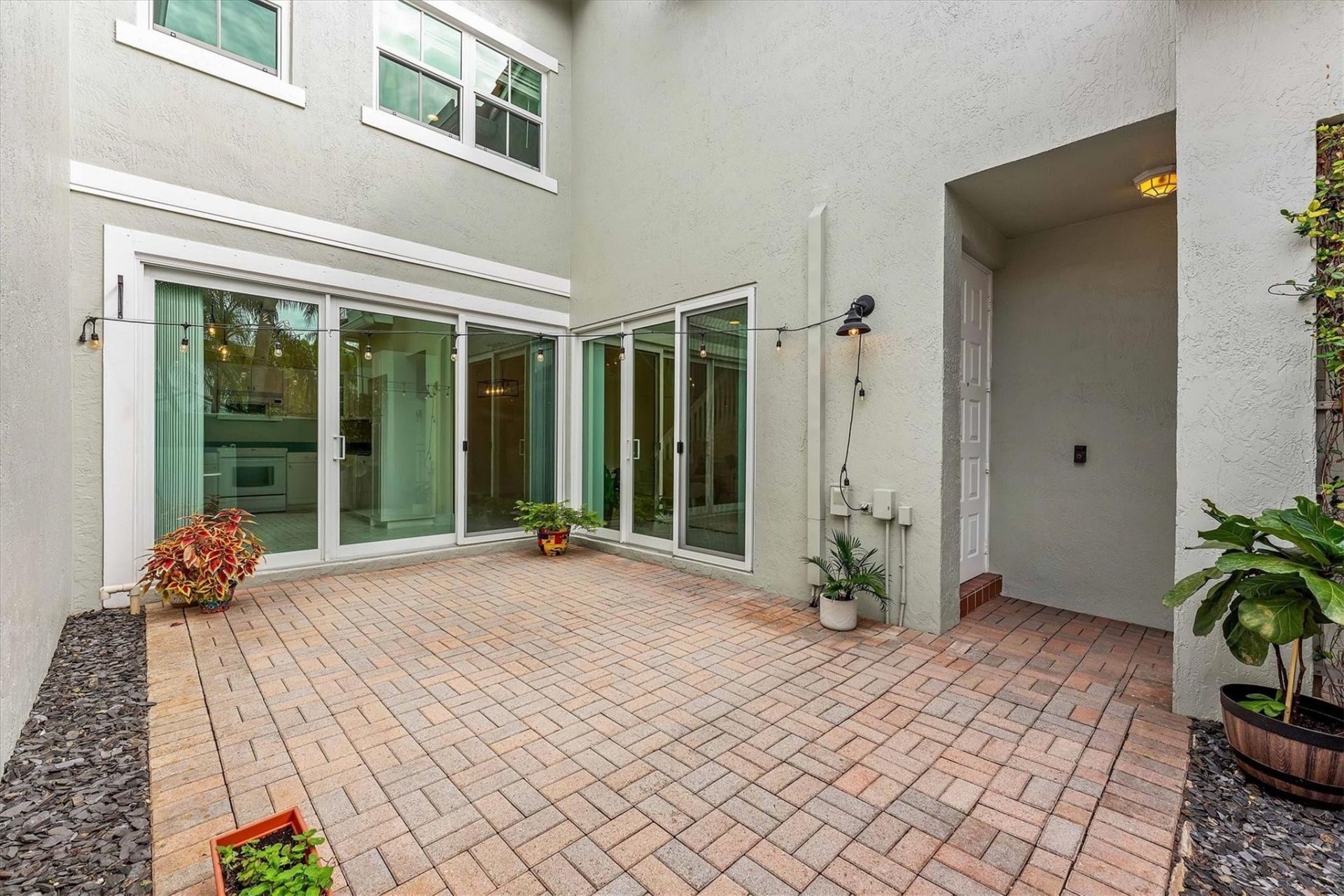 1135 Buttonwood Lane, Hollywood, FL 33019 Photo